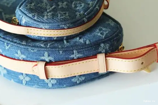 LOUIS Croissant MM VUITTON 0516